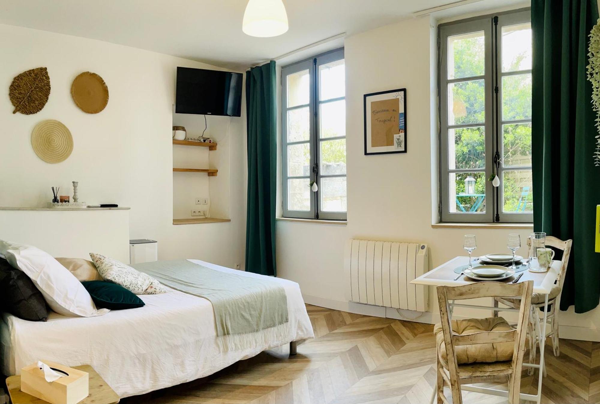 Le Tropical - Studio Avec Terrasse Angouleme Ngoại thất bức ảnh